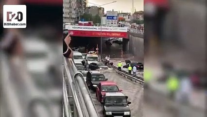 Denizli'de alt geçidi su bastı