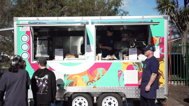 Geelong school tries to re-engage students by incorporating a food truck into teaching