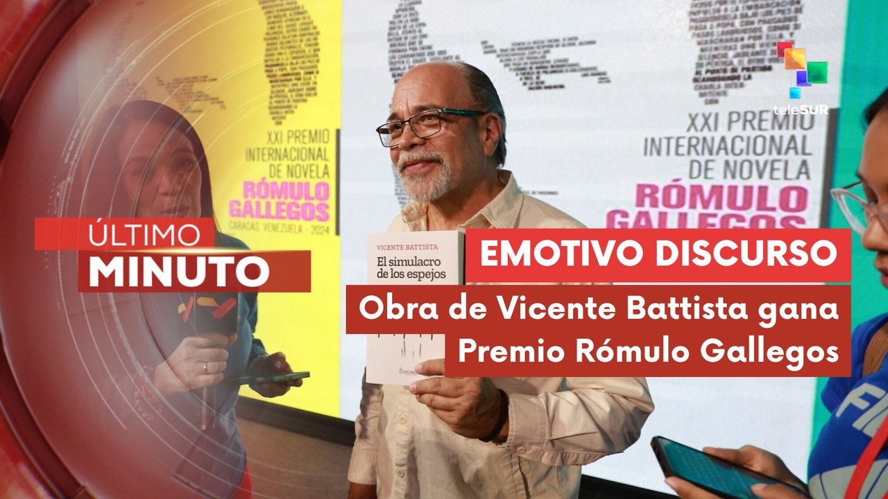 Escritor argentino recibió premio Rómulo Gallegos por su novela "El simulacro de los espejos"