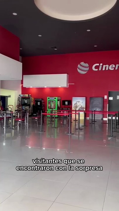 El primer cine de Escobedo cierra tras 26 años: así fue su última función
