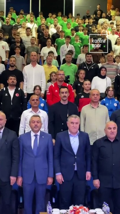 Gençlik ve Spor Bakanı Bak, Amatör Spor Kulüpleri Ödül Törenine katıldı