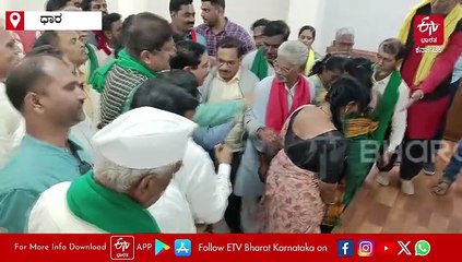 ಸಚಿವ ಜೋಶಿ ಜೊತೆಗಿನ ಮಾತುಕತೆಯ ಬಳಿಕ ಮಹದಾಯಿ ಹೋರಾಟ ತಾತ್ಕಾಲಿಕ ಸ್ಥಗಿತ