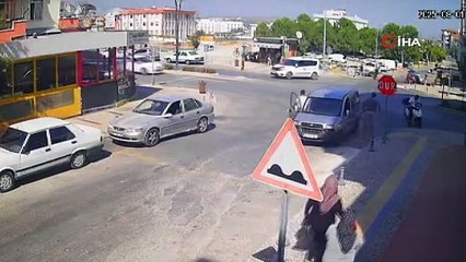 Manavgat’ta motosiklet ile hafif ticari araç çarpıştı: 1 yaralı