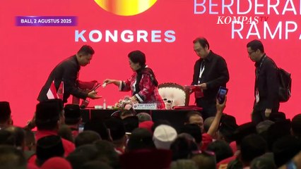 Berjalan Ceria, Megawati Gandeng Puan dan Prananda usai Kongres PDIP