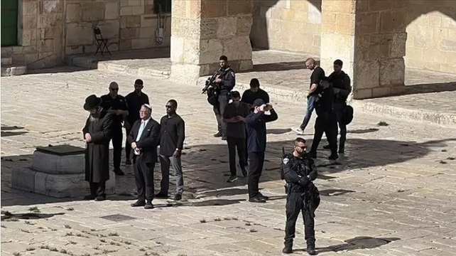 Ben Gvir, Mescid-i Aksa’yı bastı: İşgalciler Aksa’nın avlusunda ayin düzenledi