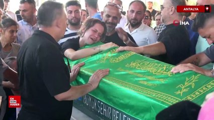 Antalya’da tek teker yaptı, önündeki motosiklete çarpıp hayatını kaybetti