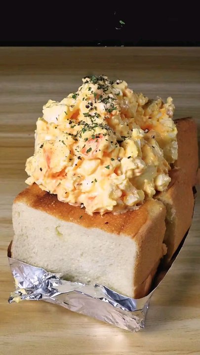 Super simple and easy yet delicious, a toast with boiled eggs mayo for topping recipe#fypageシ #foryourpage #cooking #homecooking #goodfood #foodlovers #recipe #simplerecipe #breakfast #toast  #eating #foodie #yummyfood #sandwich #deliciousfood #cooking