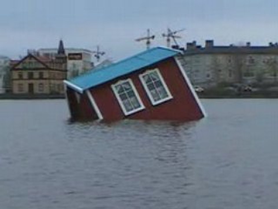 House_in_a_pond