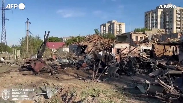 Ucraina, attacco missilistico russo danneggia un ponte nel sud di Kherson