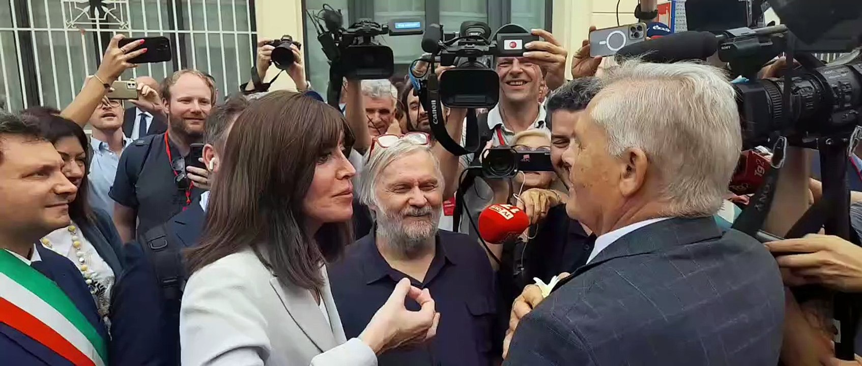 Strage di Bologna, confronto acceso tra i famigliari delle vittime e la ministra Bernini