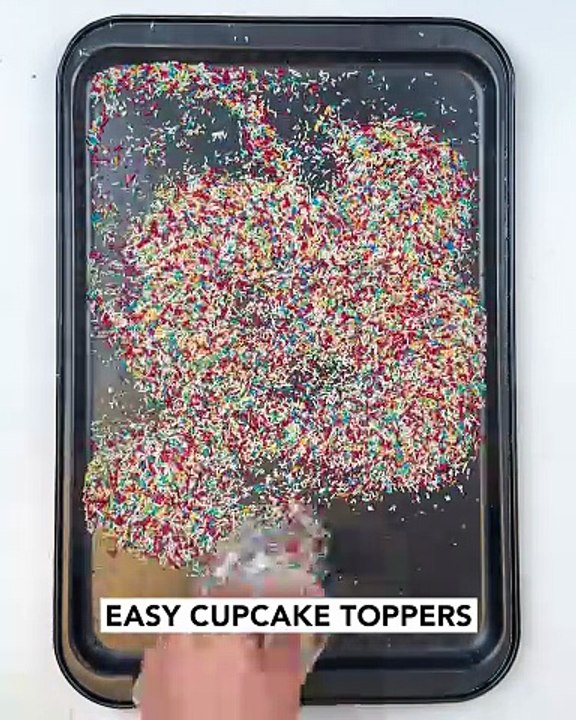 Simple cupcake toppers that look stunning🧁