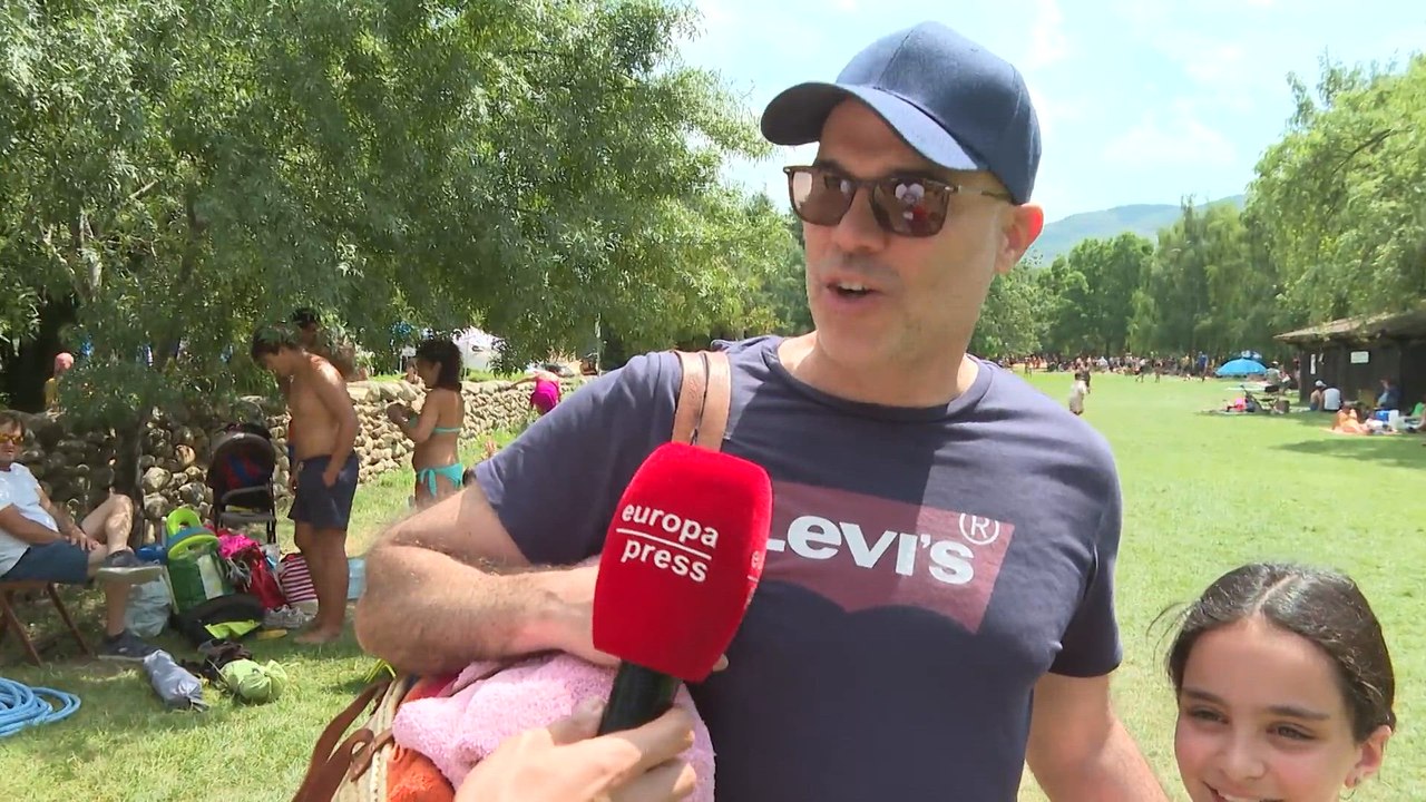 Las Presillas se convierten en el refugio para combatir la segunda ola de calor del verano