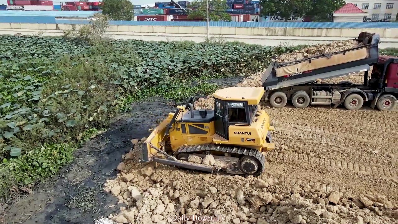 EP 8 Best Fantastic Action Bulldozer SHANTHUI Showing Talent Skill Moving Big Soil Stone into water
