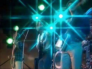 When You're In Love With A Beautiful Woman (Live) - Dr. Hook