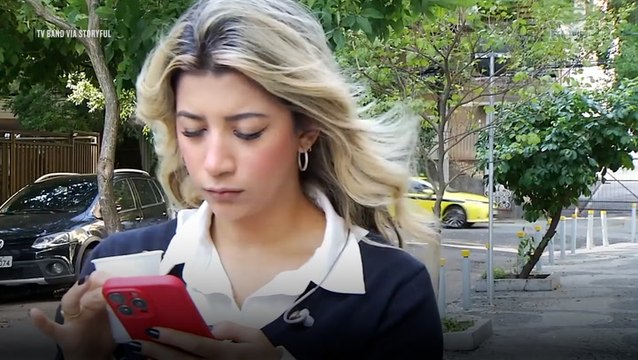 TV Reporter Robbed on Camera Just Before She Goes on Air