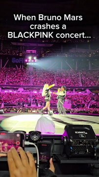 Bruno Mars just casually showing up at a BLACKPINK concert like it’s no big deal This wasn’t just a concert—this was HISTORY. APT brought the heat, and Bruno took it to another level. #BrunoMars #BLACKPINK #KpopMeetsP