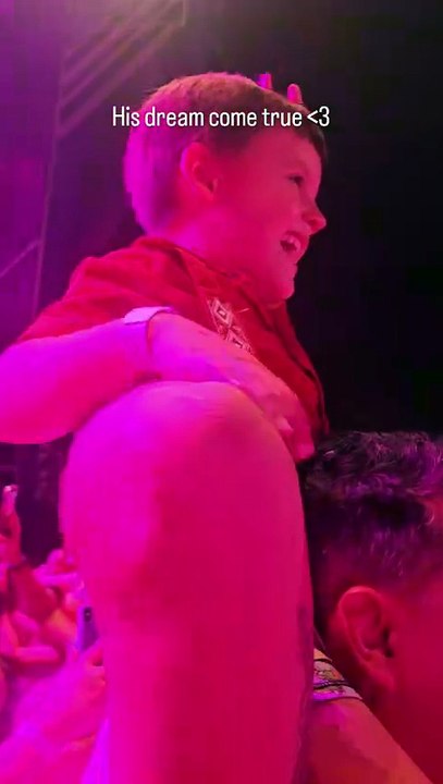 Thank you for making his dream come true @luisfonsi   I asked Apolo if he could see any concert in the world, what would he choose, and he chose Luis Fonsi.   We traveled quite the distance to be here, and it was so wor