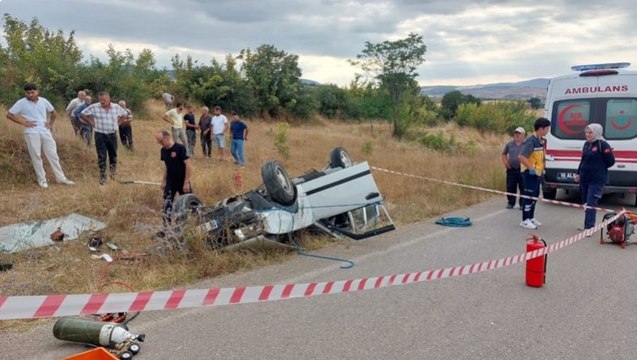 Kadın şoför kazada öldü, yakınları araçtan yaralı çıkan kişiye saldırdı