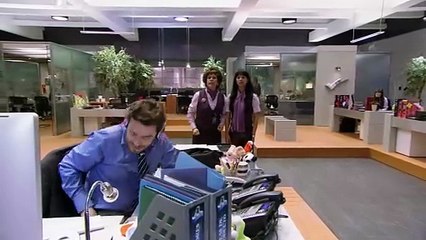 Emilio acepta el trabajo de secretario