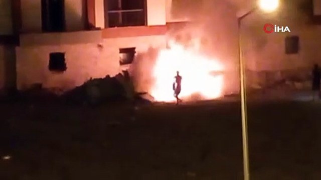 TOKİ şantiyesinde yangın paniği: Alevleri kumla müdahale ettiler!