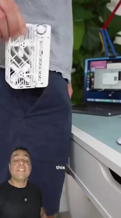 Este é um drone que cabe no bolso! Do tamanho de um celular, equipado com inteligência artificial de alta tecnologia e totalmente controlável pelo celular. Um verdadeiro drone pocket para facilitar sua vida.#drone #gadgets #tech #inovação