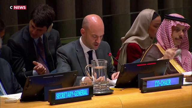 Nour Attaalah : l’étudiante gazaouie, qui avait tenu des propos antisémites, a quitté la France ce dimanche pour le Qatar