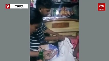 आलसी चोर: घर में घूम-घूम कर की चोरी, गद्दा दिखा तो आराम से सो गया, फिर हुआ ये..., देखें VIDEO