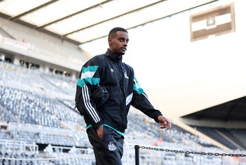 Alexander Isak returns to NUFC training - transfer latest