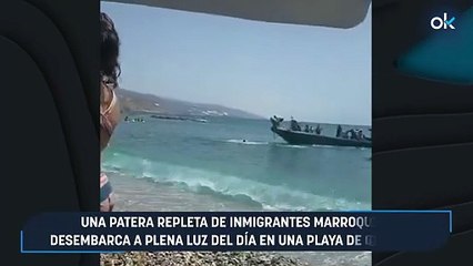 Una patera repleta de inmigrantes marroquíes desembarca a plena luz del día en una playa de Granada