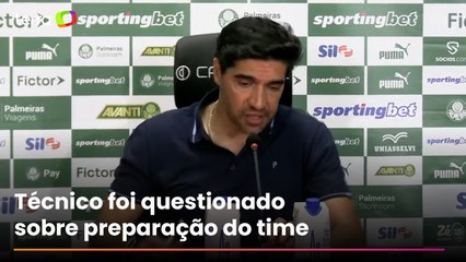 Abel dá resposta atravessada a repórter e deixa coletiva do Palmeiras