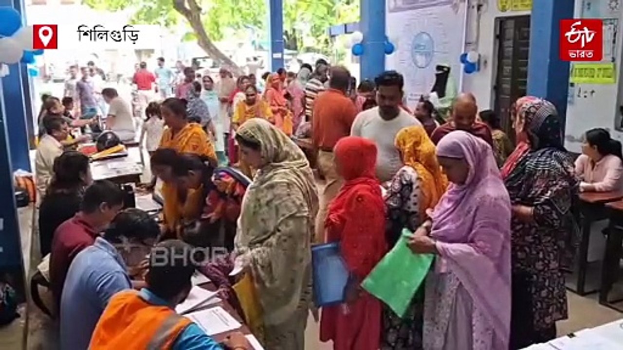 পরীক্ষার মাঝেই স্কুলে 'আমাদের পাড়া আমাদের সমাধান' ! শিক্ষিকা: শোরগোলে অভ্যস্ত হতে হবে পড়ুয়াদের