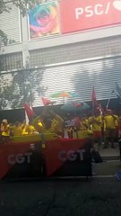 Manifestación de los socorristas frente a la sede del PSC en Barcelona
