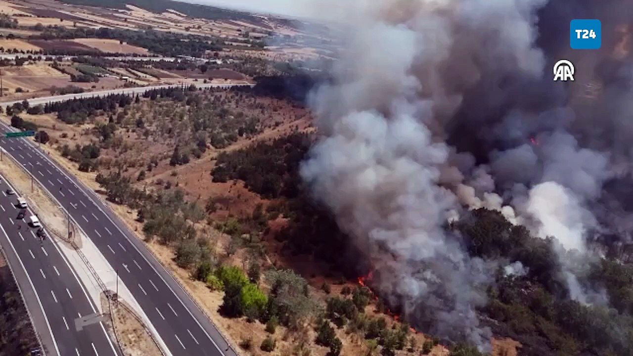 Kırklareli'nde ağaçlık alanda çıkan yangın nedeniyle Avrupa Otoyolu trafiğe kapatıldı