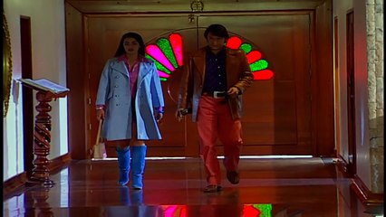 23. Armando sospecha de las salidas de su hermano