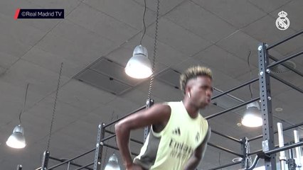 Real Madrid - Les joueurs passent leur visite médicale