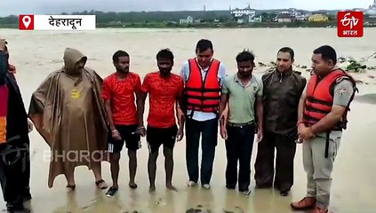 उत्तराखंड में कुदरत का 'कहर', 24 घंटे से भारी बारिश का सिलसिला जारी, 111 सड़कें बाधित,