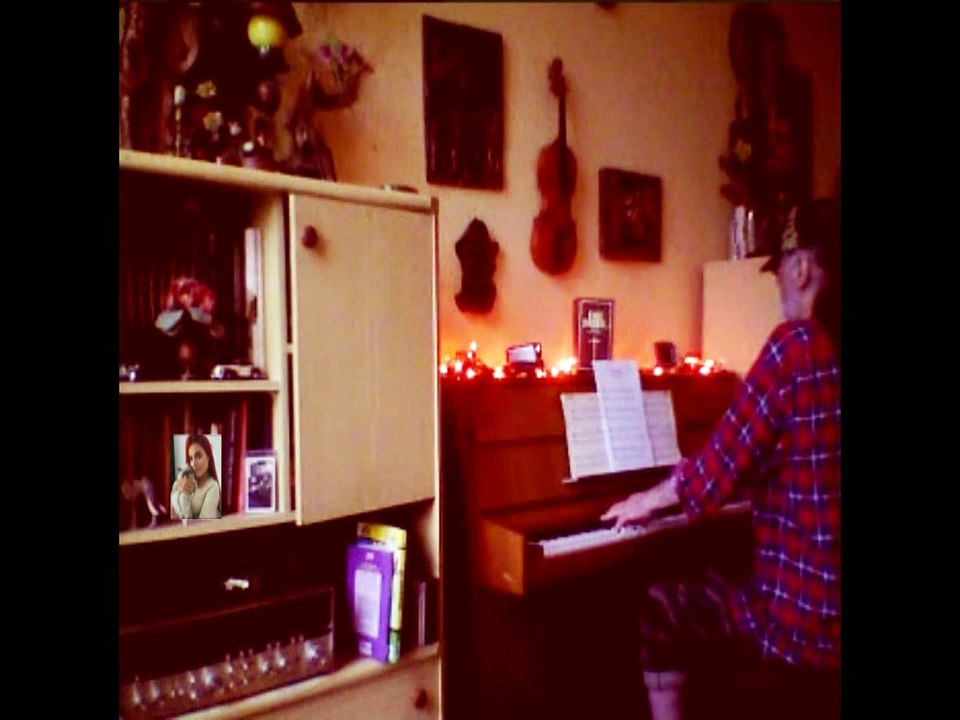 7525  Krissy Rieger  alles fliegt auf