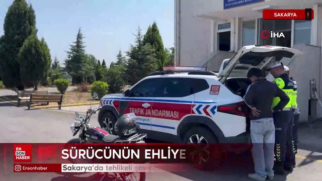 Sakarya’da tehlikeli şov pahalıya patladı: Motoru bağlandı, ehliyeti gitti
