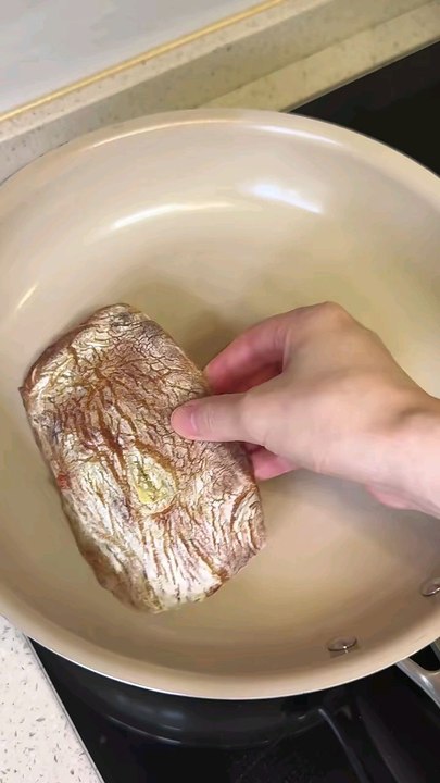 Super simple and easy yet delicious, a sourdough cheese and eggs sandwich with nori topping recipe#fypageシ #foryourpage #cooking #homecooking #goodfood #foodlovers #recipe #simplerecipe #breakfast #toast  #eating #foodie #yummyfood #sandwich #delicious