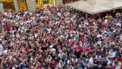 I tifosi visti da Modric: la folla è impressionante!