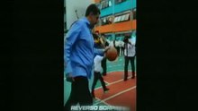 Pdte. Nicolás Maduro muestra sus mejores lanzamientos de baloncesto