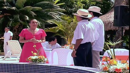 Isaza da el sí frente al altar