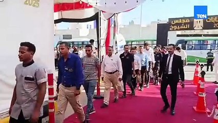 خلال أول ساعة للتصويت إقبال كبير من الناخبين علي لجان الإقتراع بالغردقة