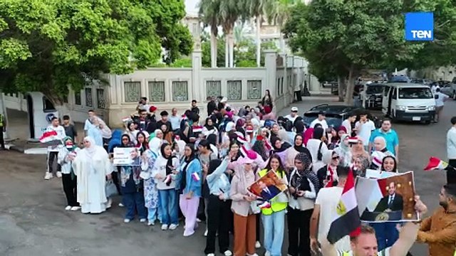 🔴شاهد الرئيس عبد الفتاح السيسي يدلي بصوته في انتخابات مجلس الشيوخ لعام ٢٠٢٥ بمدرسة الشهيد مصطفى يسري عميرة بمصر الجديدة