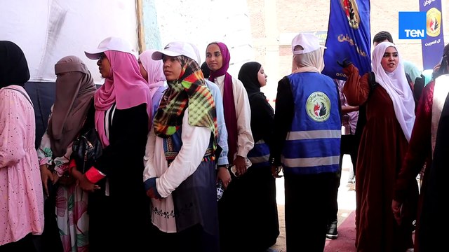 استمرار تصدر السيدات وكبار السن المشهد الانتخابى فى لجان انتخابات مجلس الشيوخ بمحافظة أسوان