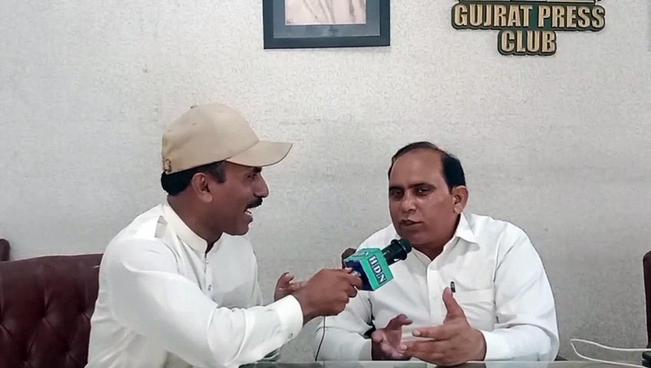 گجرات پریس کلب اور ضلعی انتظامیہ کے تنازعہ کا ڈراپ سین ھونے کے قریب  چار صحافیوں کیخلاف مقدمہ خارج محکمہ صحت کے افسران تبدیل چوھدری سالک حسین شافع حسین سنگین معاملہ میں کیا بہتر کردار ادا کریں گے اھم