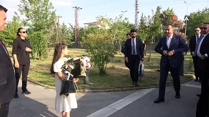 Bakan Yerlikaya Ağrı’da esnafla buluştu