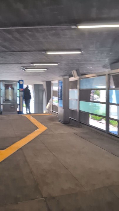 Fire alarm going off at willbrook rosapark station for uknow reason