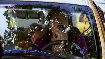 Evaristo ayuda encontrar a una pasajera extraviada por Ana