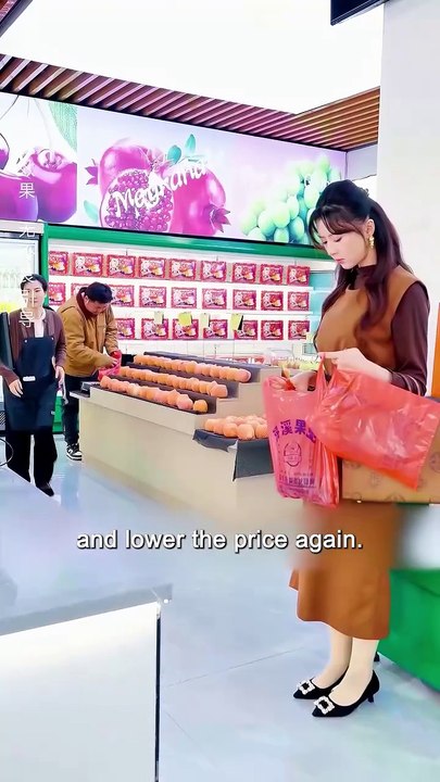 They Robbed Her in Public—Then Learned She Was Their Secret Boss